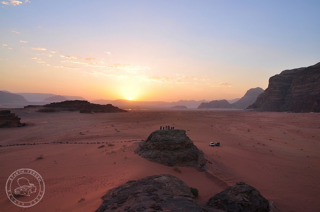 Wschód słońca na Wadi Rum