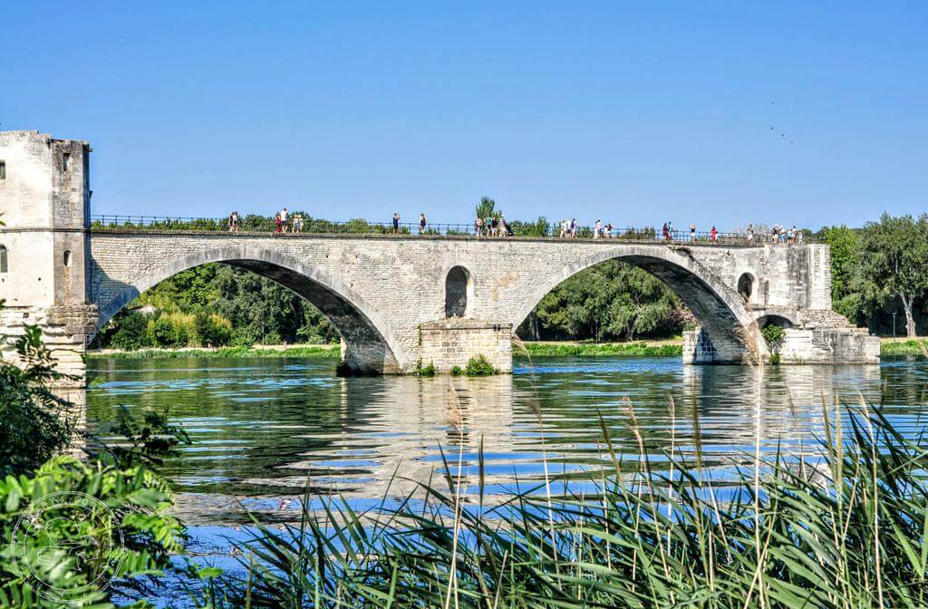 Słynny most w Avignonie